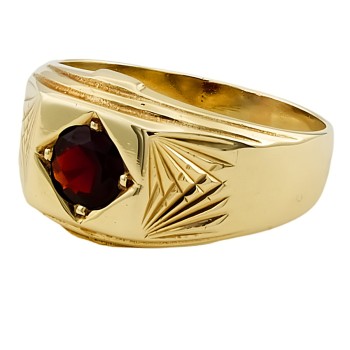 9ct Gold Garnet Signet Ring size U